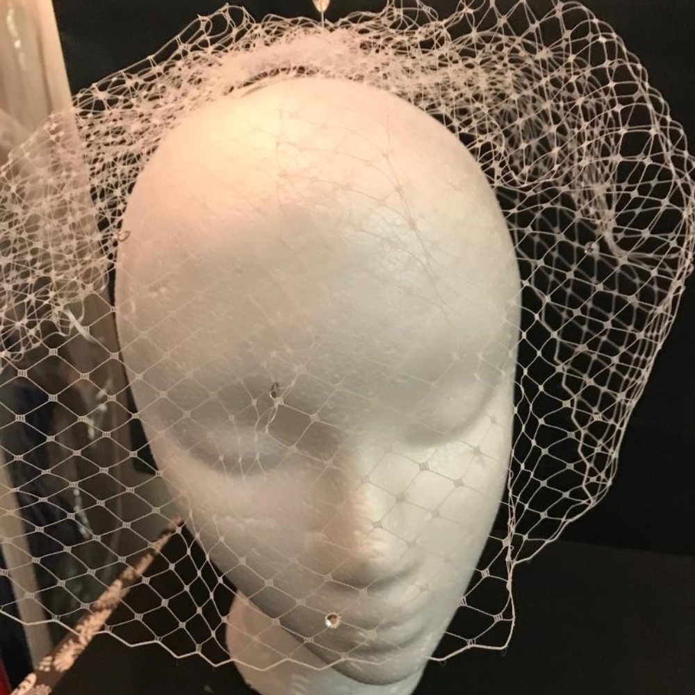 BLUSHER - VEIL Rhinestones